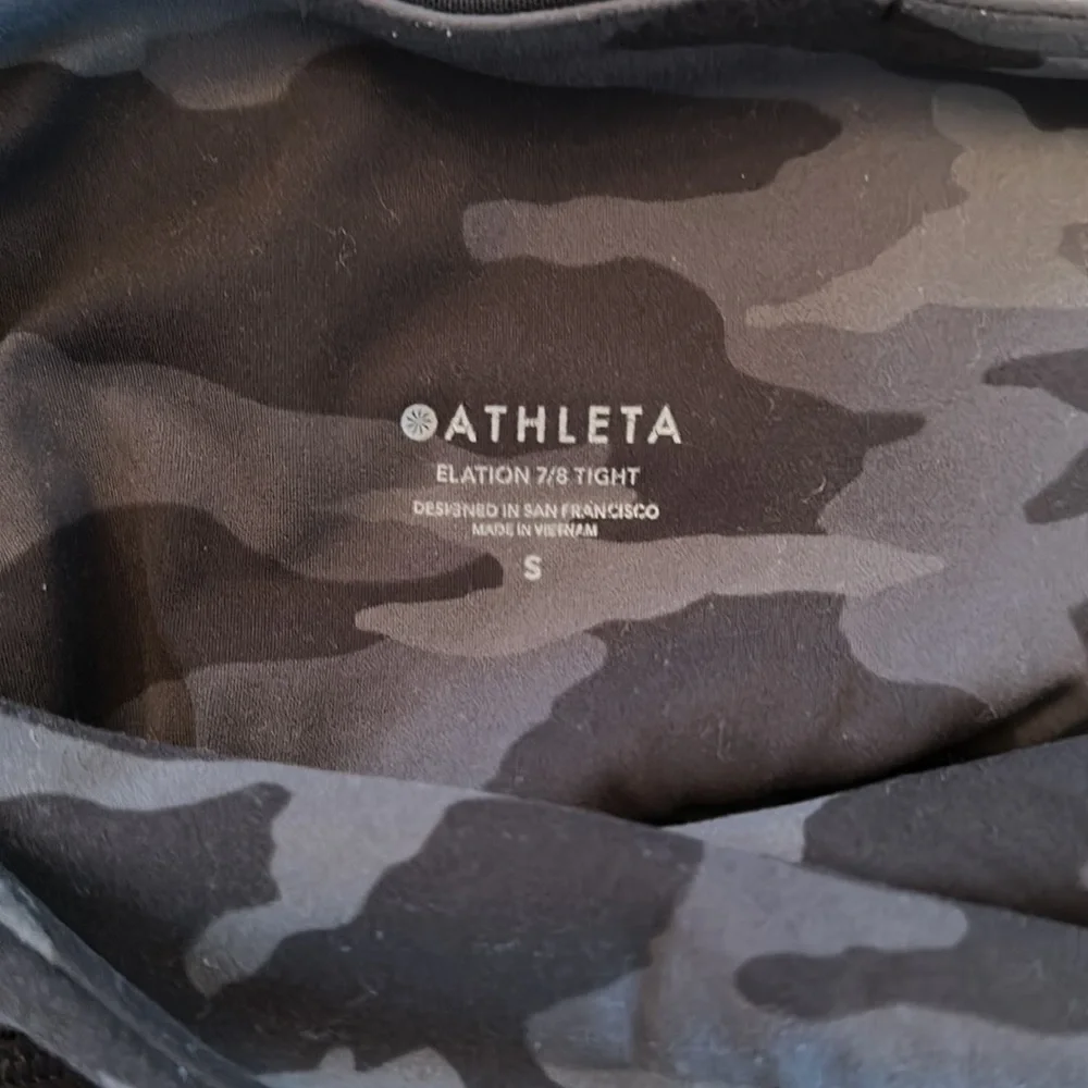 Athleta Elation Camo 7/8 Tight